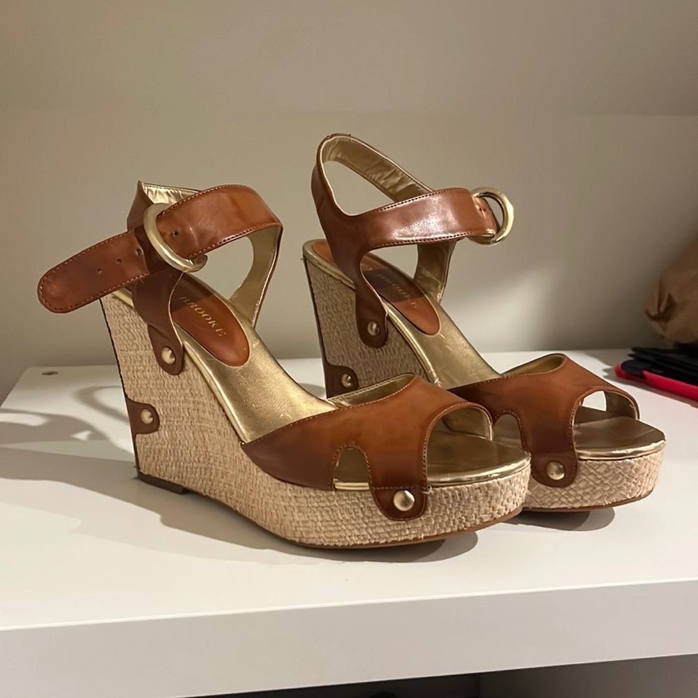 AUDREY BROOKE wedged heels